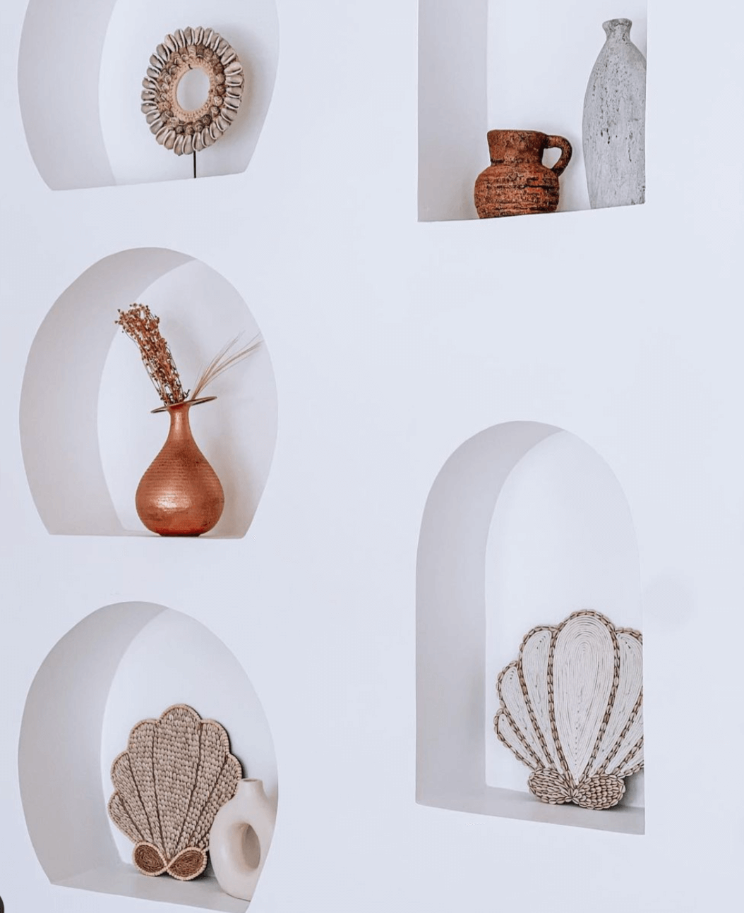 WALL DECORATION WITH BEACH SHELLS